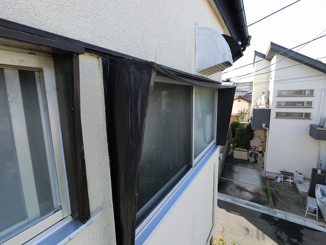 西東京市　窓の枠塗装前
